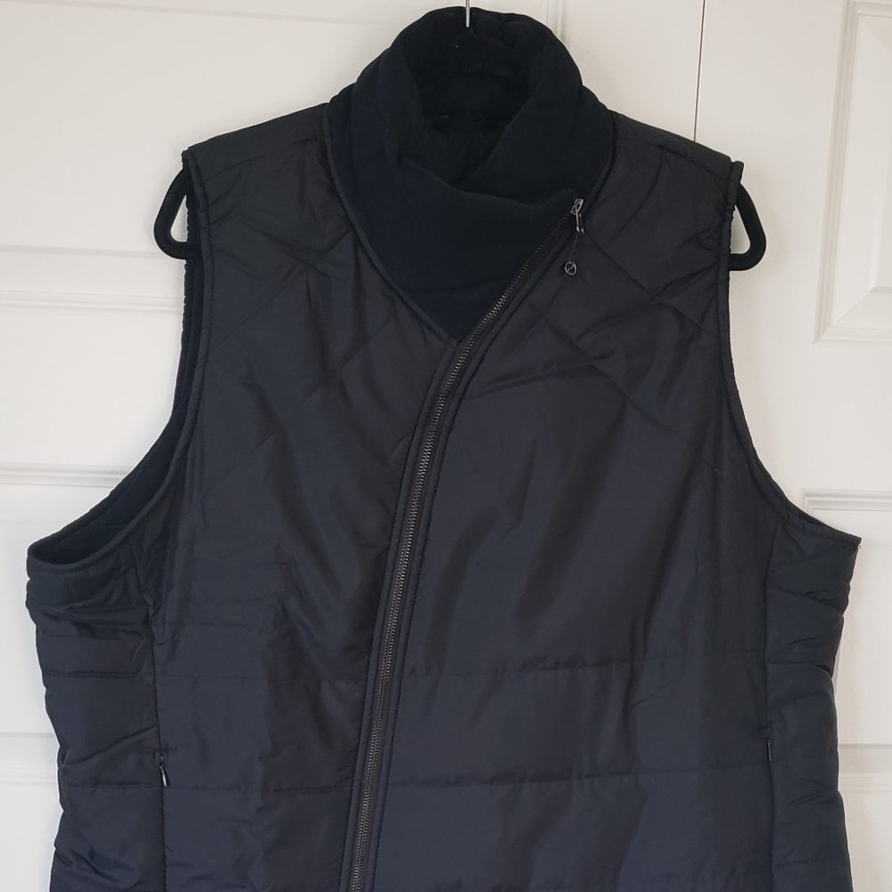 NWOT: Shape Activewear Black Puffer Vest Size 2X